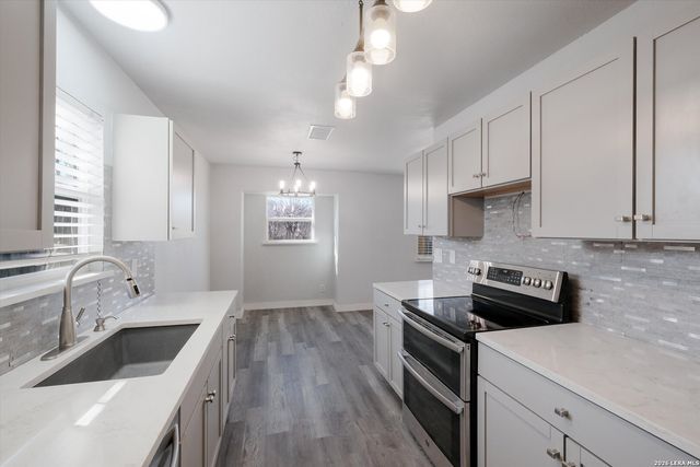 5527 Colewood St, San Antonio, TX 78233