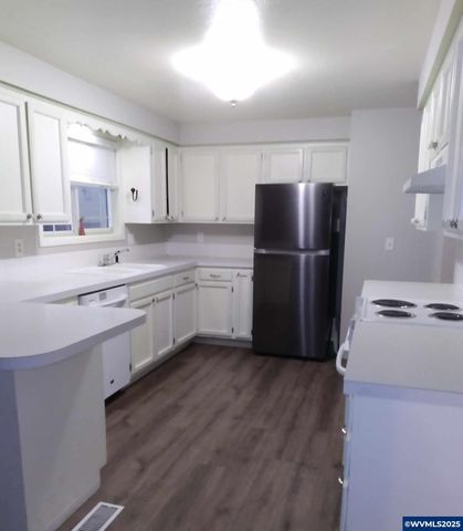 3714 Lafayette St SE, Albany, OR 97322