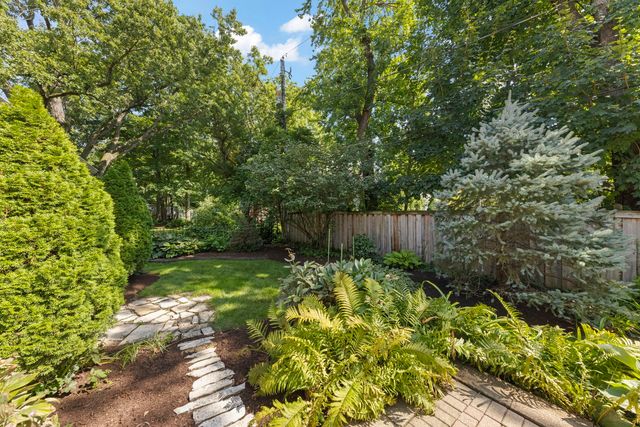 1008 Anne Road, Naperville, IL 60540