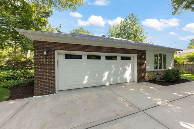 1008 Anne Road, Naperville, IL 60540