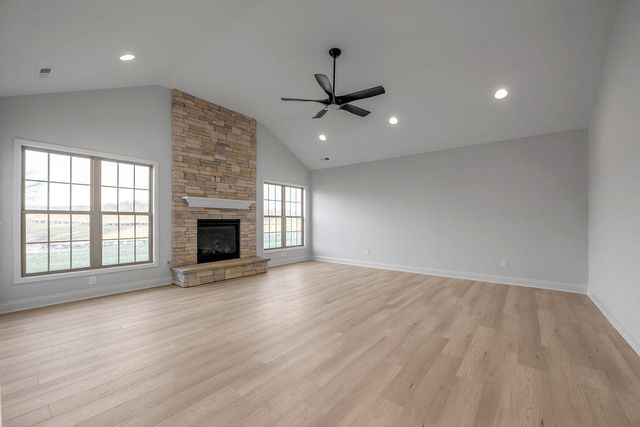 5048 Prairie Rose Way, Versailles, KY 40383