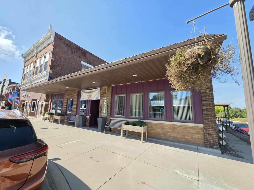224 S Main Street, Zumbrota, MN 55992 — exterior