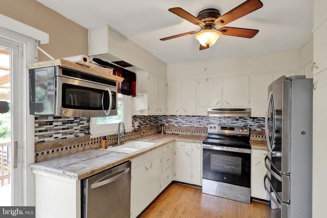 514 W HIGH ST, Womelsdorf, PA 19567