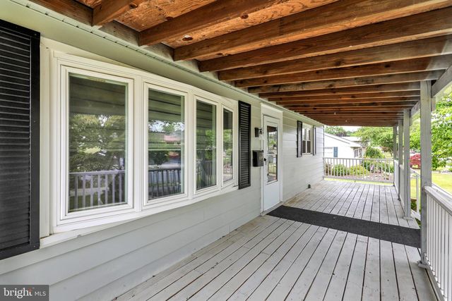 514 W HIGH ST, Womelsdorf, PA 19567