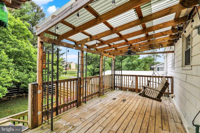 514 W HIGH ST, Womelsdorf, PA 19567