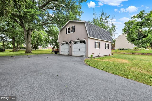 514 W HIGH ST, Womelsdorf, PA 19567