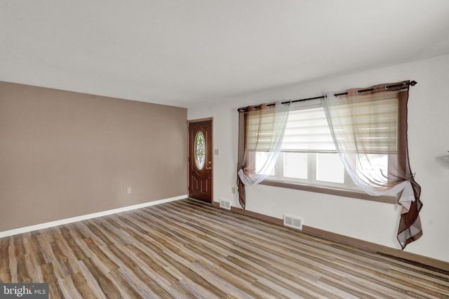 514 W HIGH ST, Womelsdorf, PA 19567