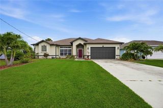 32 MEDALIST COURT, Rotonda West, FL 33947