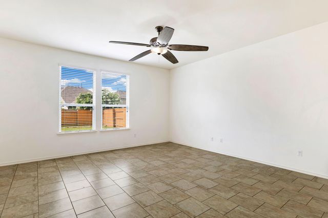 139 Palm DR, Buda, TX 78610