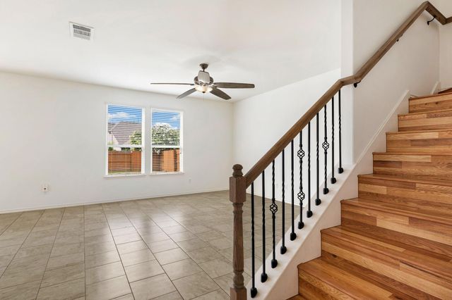 139 Palm DR, Buda, TX 78610