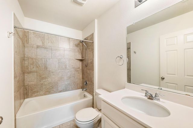 139 Palm DR, Buda, TX 78610
