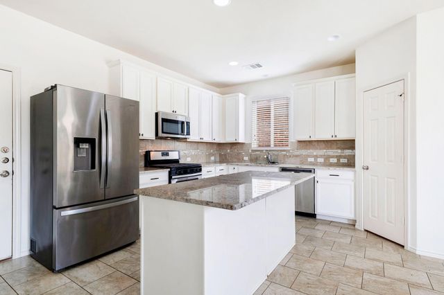 139 Palm DR, Buda, TX 78610