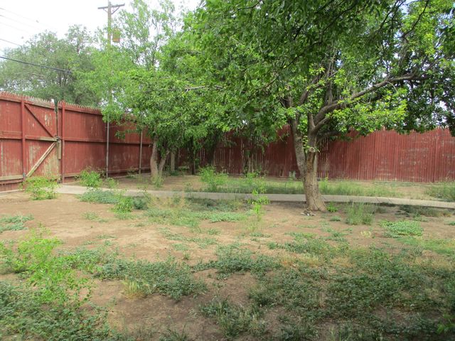 2033 IRIS Street, Amarillo, TX 79107