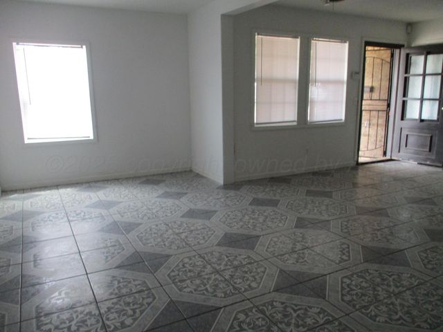 2033 IRIS Street, Amarillo, TX 79107