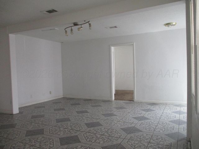 2033 IRIS Street, Amarillo, TX 79107