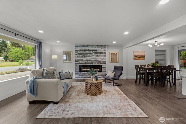 14912 SE 270th Place, Kent, WA 98042