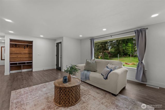 14912 SE 270th Place, Kent, WA 98042