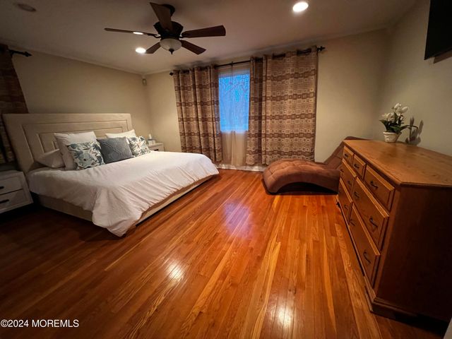 499 W Park Avenue, Oakhurst, NJ 07755