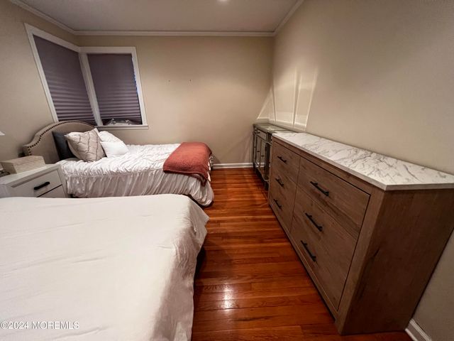 499 W Park Avenue, Oakhurst, NJ 07755