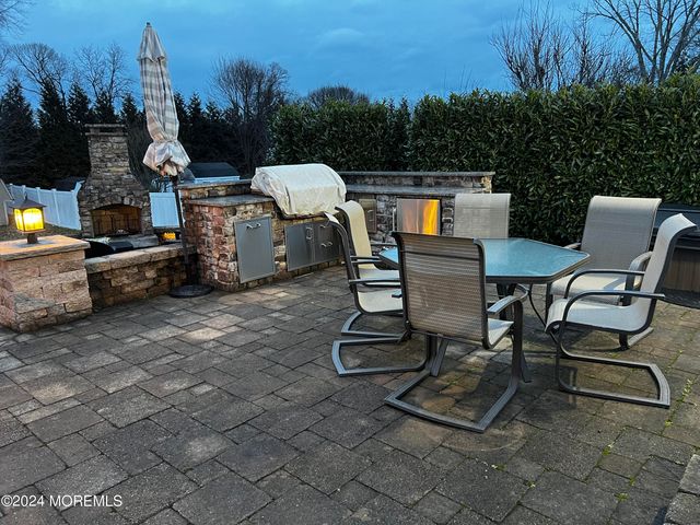 499 W Park Avenue, Oakhurst, NJ 07755