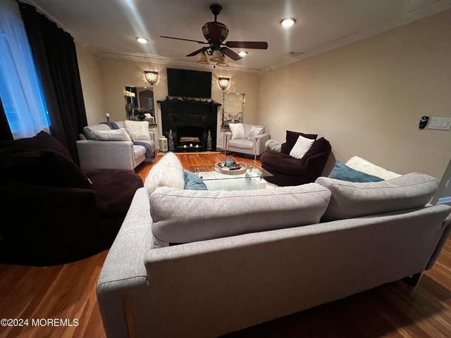 499 W Park Avenue, Oakhurst, NJ 07755