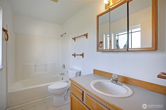 1952 SE Camano Drive, Camano Island, WA 98282