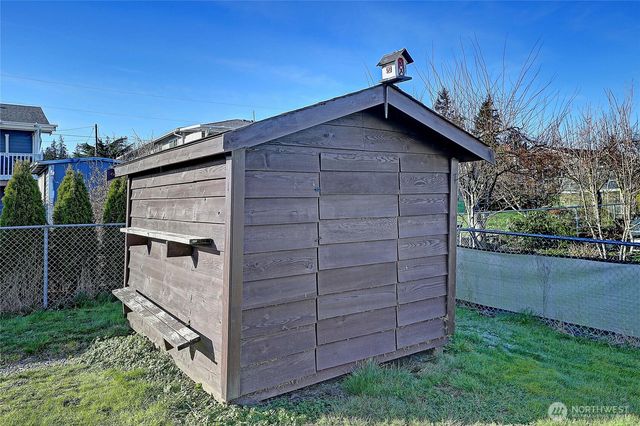 1952 SE Camano Drive, Camano Island, WA 98282