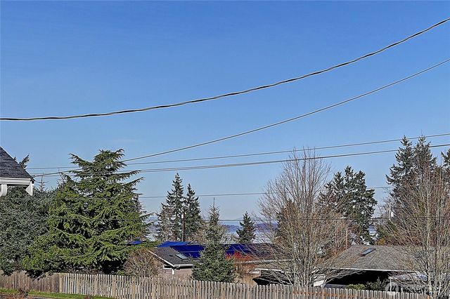 1952 SE Camano Drive, Camano Island, WA 98282