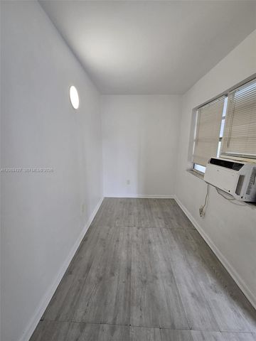 7090 NW 17th Avenue 3, Miami, FL 33147