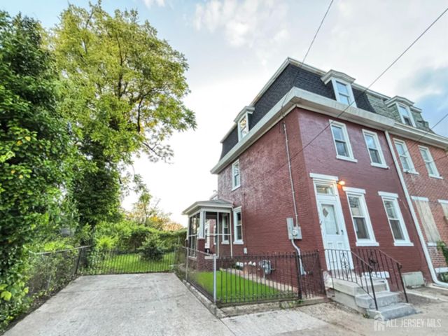 438 Lawrence Street, Burlington City, NJ 08016