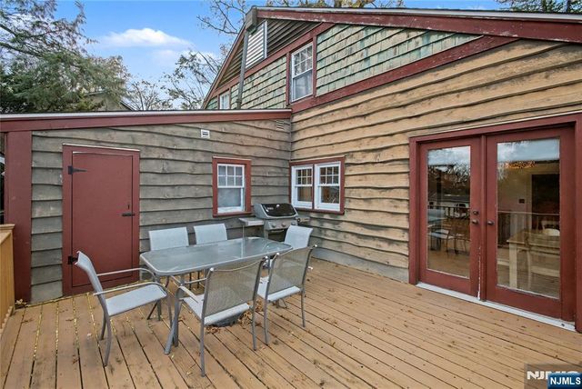 9 Winding Way, Woodcliff Lake, NJ 07677