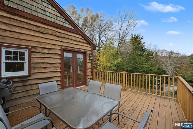 9 Winding Way, Woodcliff Lake, NJ 07677