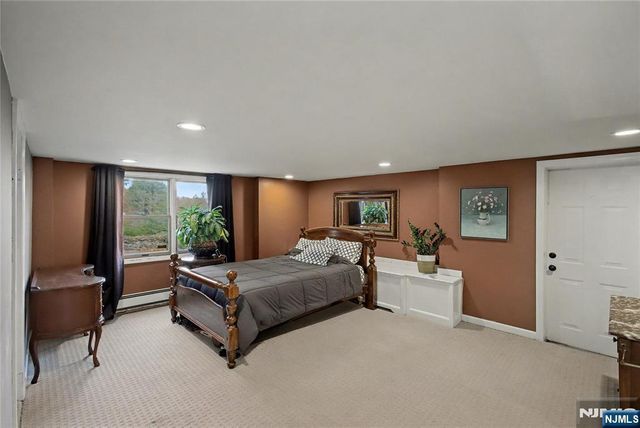 9 Winding Way, Woodcliff Lake, NJ 07677