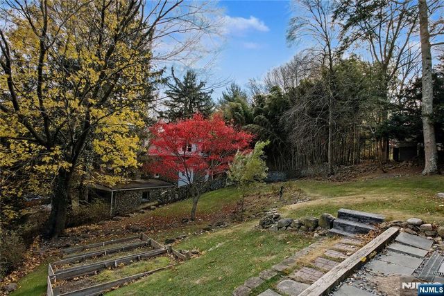 9 Winding Way, Woodcliff Lake, NJ 07677