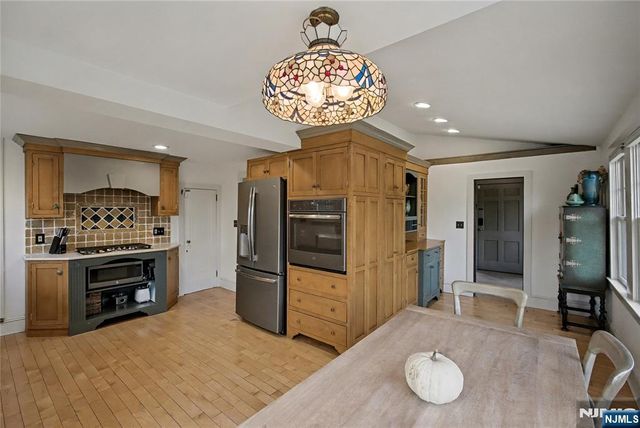 9 Winding Way, Woodcliff Lake, NJ 07677