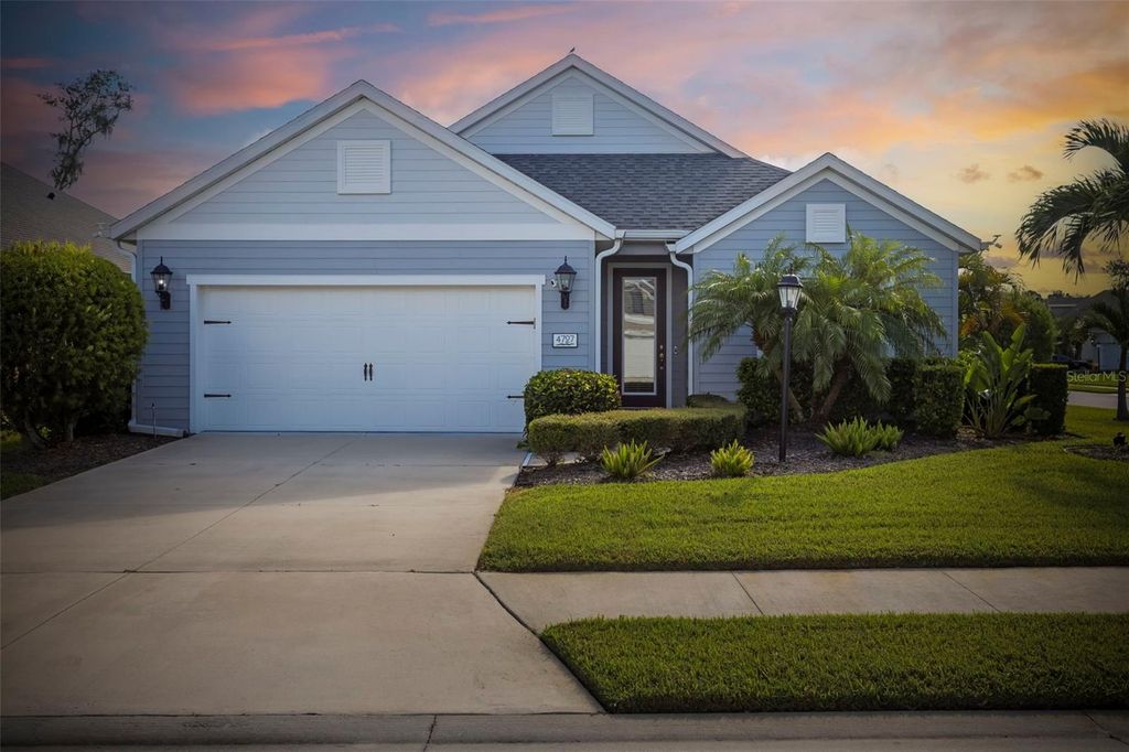 Image 1 of property listing at 4727 CREEKRIDGE COURT, Bradenton, FL 34203