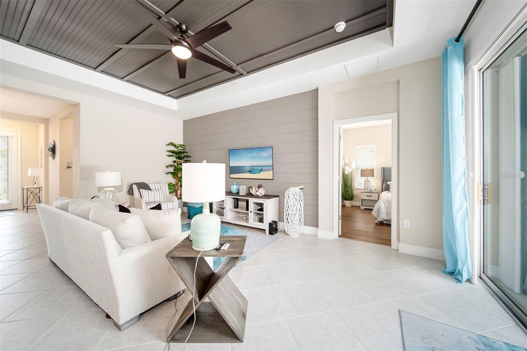 Image 18 of property listing at 4727 CREEKRIDGE COURT, Bradenton, FL 34203