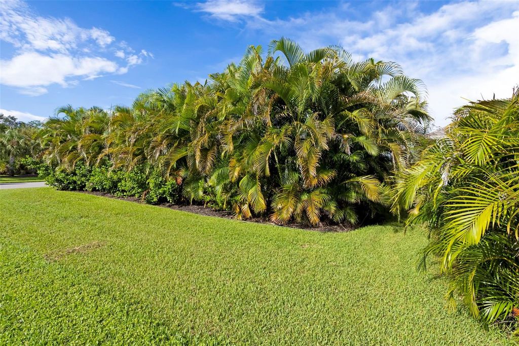 Image 9 of property listing at 4727 CREEKRIDGE COURT, Bradenton, FL 34203