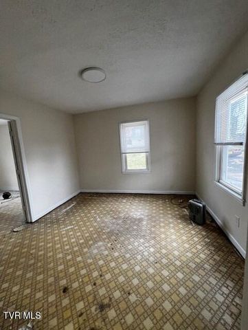 1371 Warpath Drive, Kingsport, TN 37664