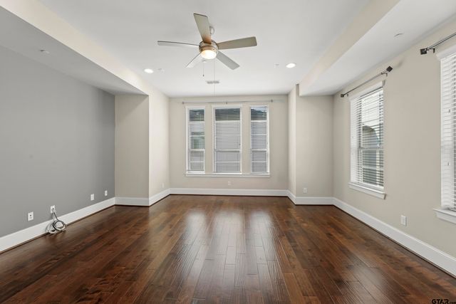 5469 Larkin Street, Houston, TX 77008