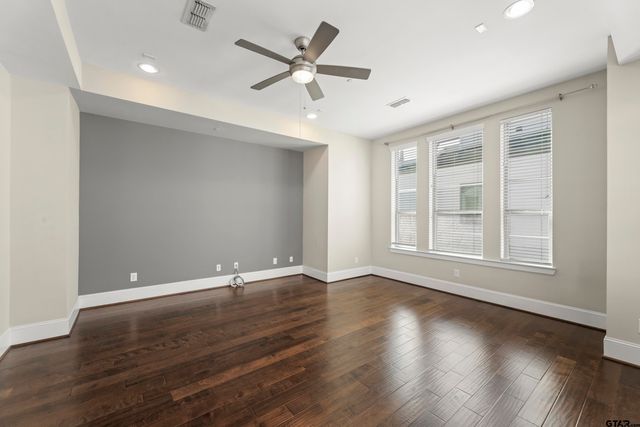 5469 Larkin Street, Houston, TX 77008