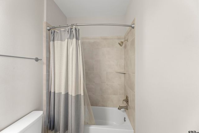 5469 Larkin Street, Houston, TX 77008