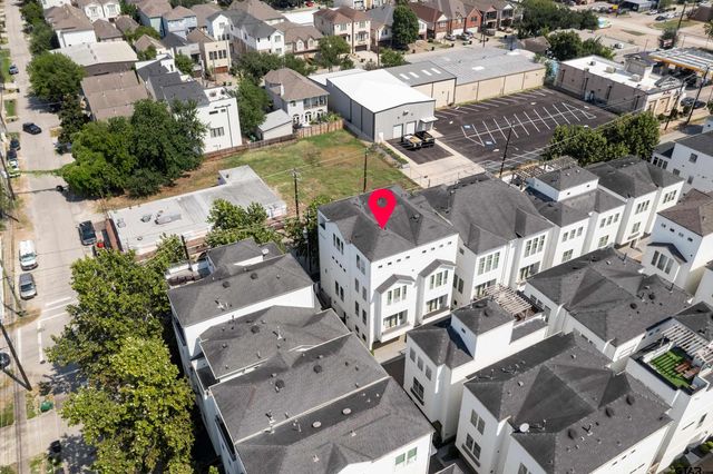 5469 Larkin Street, Houston, TX 77008