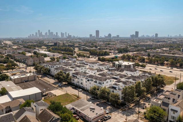 5469 Larkin Street, Houston, TX 77008