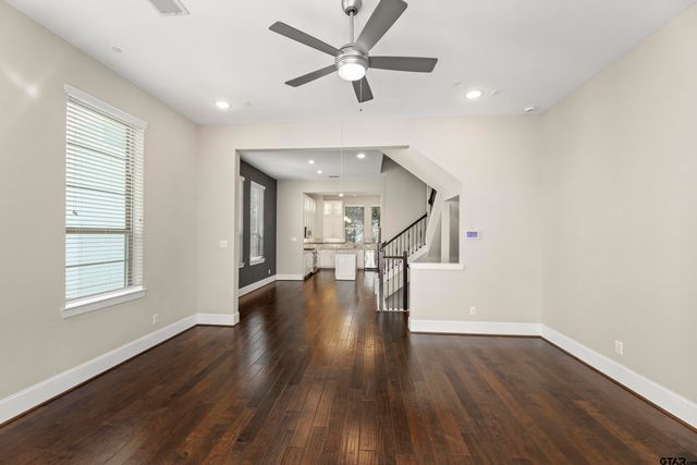 5469 Larkin Street, Houston, TX 77008
