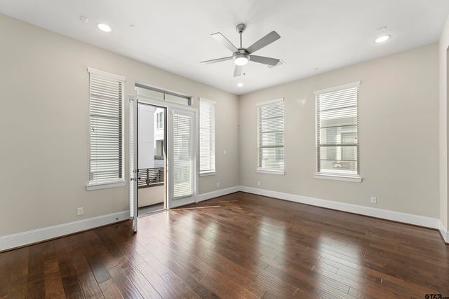 5469 Larkin Street, Houston, TX 77008