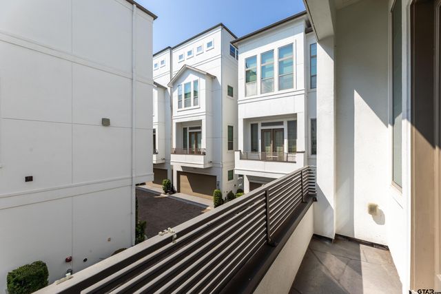 5469 Larkin Street, Houston, TX 77008
