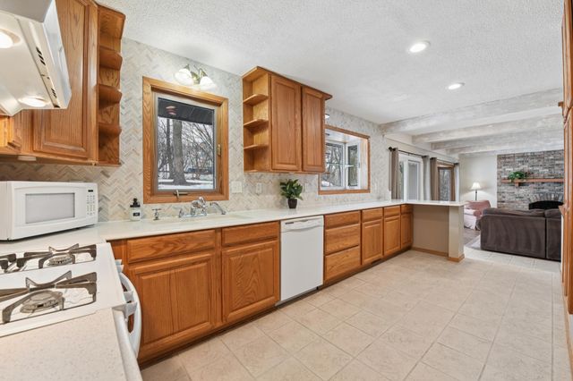 5141 Brooks Circle SE, Prior Lake, MN 55372