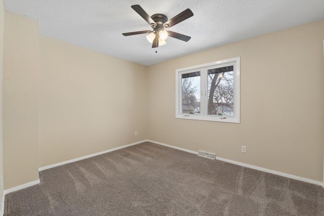 5141 Brooks Circle SE, Prior Lake, MN 55372