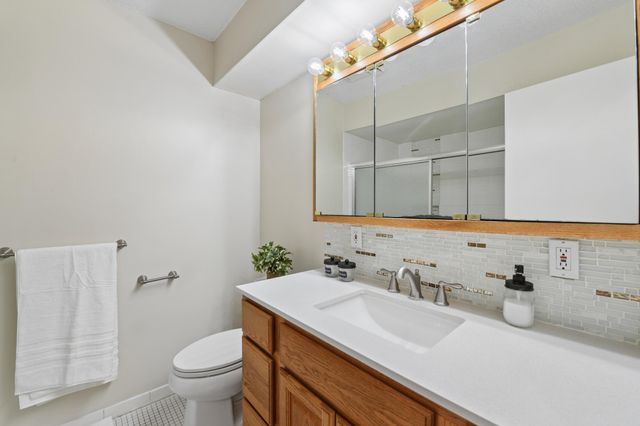 5141 Brooks Circle SE, Prior Lake, MN 55372